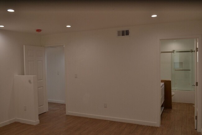 Building Photo - ??2-Bed, 2-Bath ADU Newly Built with Central AC, Parking & Solar – Available Now!