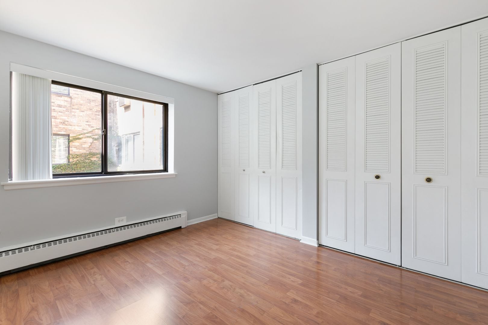 Building Photo - 5533 N Kenmore Ave