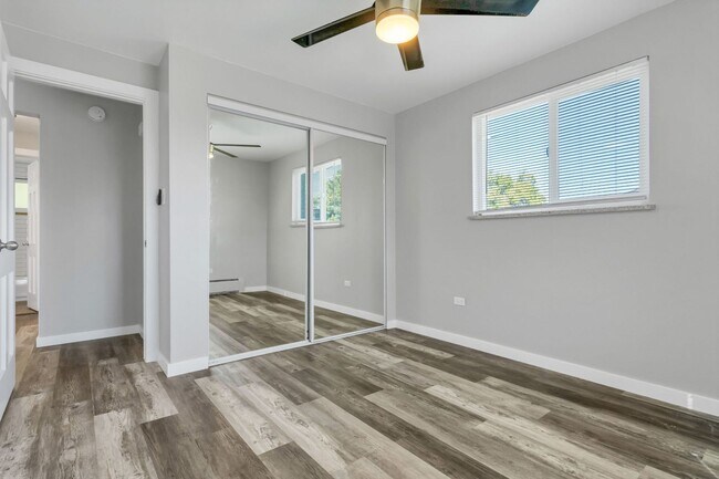 Building Photo - Newly Remodeled 2 Bed, 1 Bath Condo in the Goldsmith Neighborhood!
