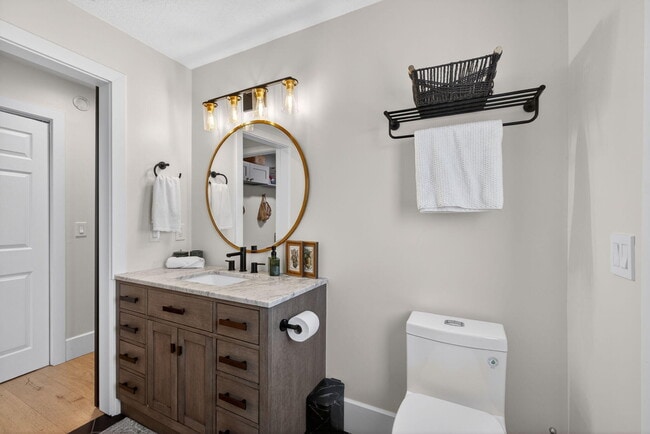 Building Photo - 12897 La Rochelle Cir
