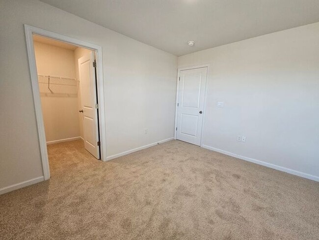 Building Photo - 122 Shumard Ct