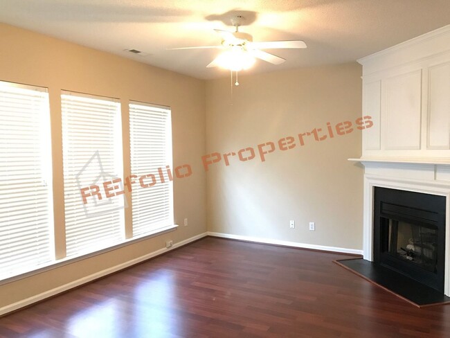 Building Photo - Fresh Paint is Scheduled! Lovely 3 Bedroom...
