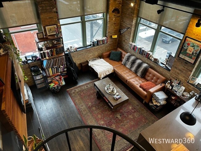 Building Photo - 1701 N Damen Ave