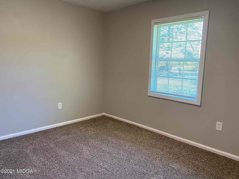Building Photo - 103 Dogwood Cir