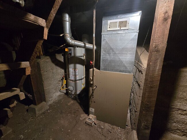 Building Photo - Northside Spokane! Available Now! Move In Special!!