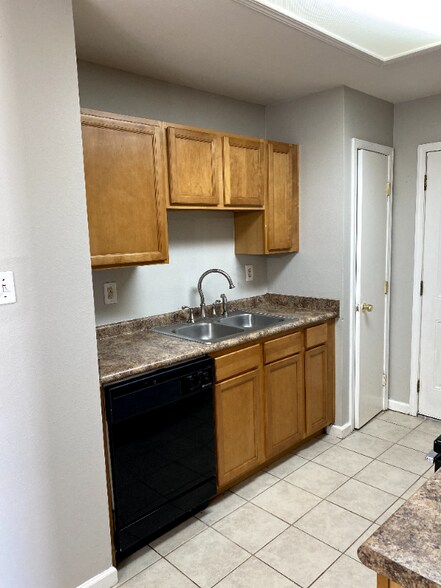 Building Photo - 9020 Titans Dr