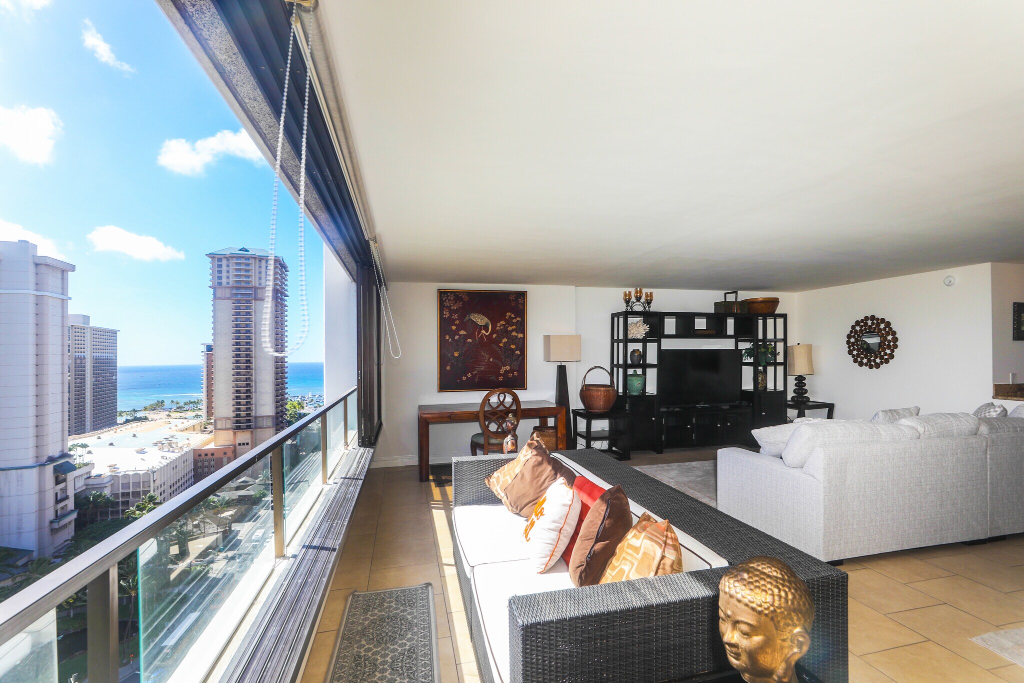 Building Photo - 1910 Ala Moana Blvd