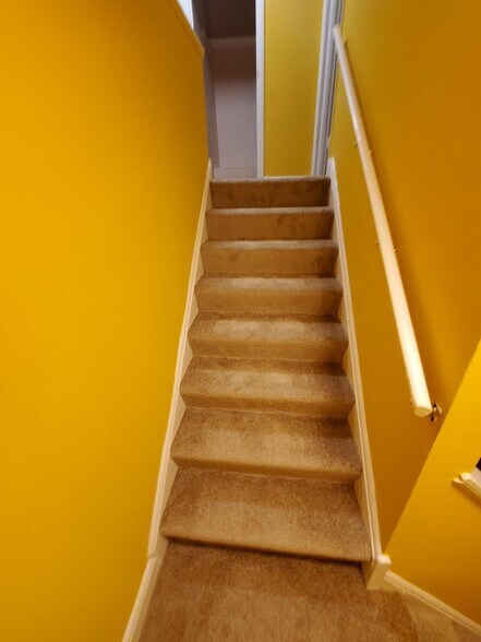 Building Photo - 23755 Banbury Cir