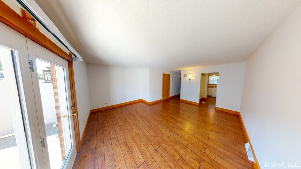 Building Photo - 250 S Durkin Dr
