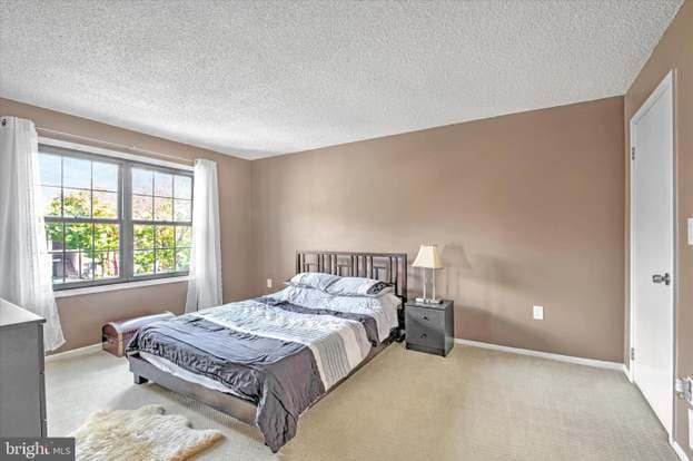 Building Photo - 18 Feiler Ct