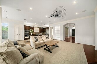 Building Photo - 11530 Legend Manor Dr