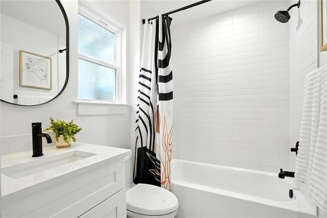 Building Photo - 1597 Glenwood Ave SE