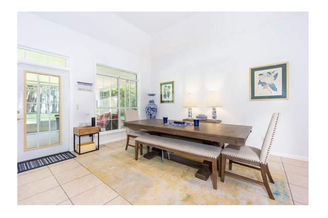 Building Photo - Charming 3 Bedroom , 2 Bath Country Home with Lake Views