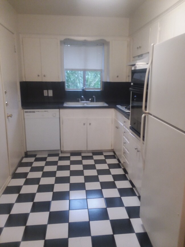 Primary Photo - 2345 Pecos St