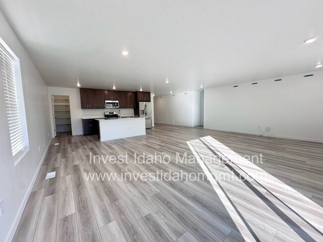 Building Photo - Rent special! Brand new 3 bedroom home ava...