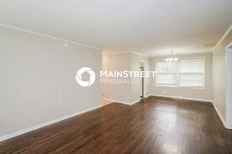 Building Photo - 3 Bedroom Pet-Friendly Home in HENDERSONVILLE, TN with Main Street Renewal