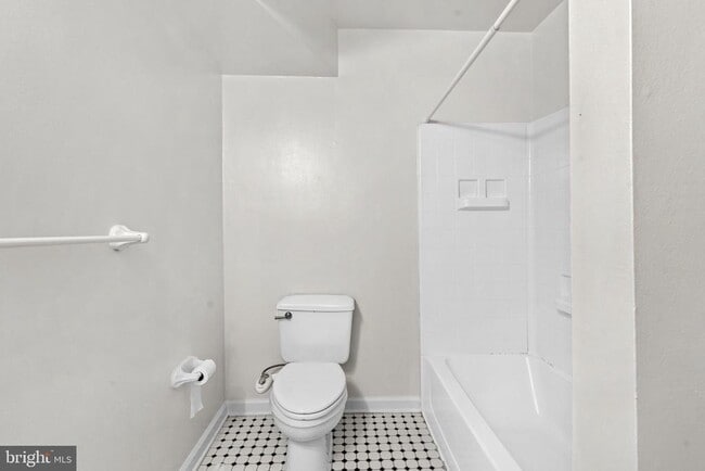 Building Photo - 1135 N Orianna St