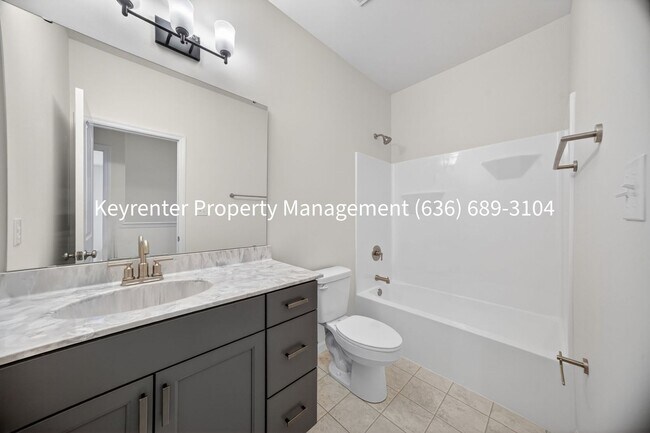 Building Photo - 825 Cedarwood Dr