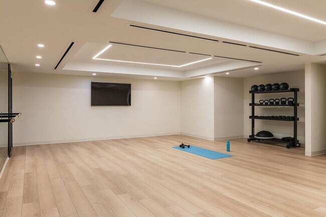 Building Photo - 225 N Miami Ave