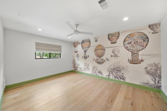 Building Photo - 819 Silvergate Dr