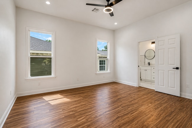 Building Photo - 2707 Jackson Blvd