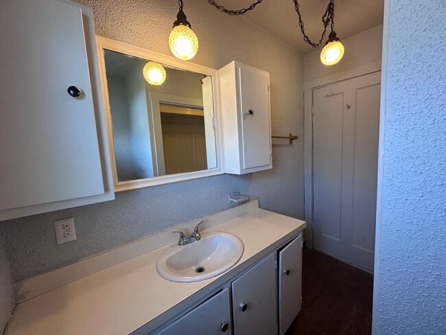 Building Photo - 28 Delaware-