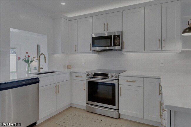 Building Photo - 4525 Fluvia Ave