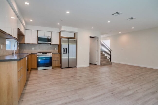 Building Photo - 4636 Lomita St