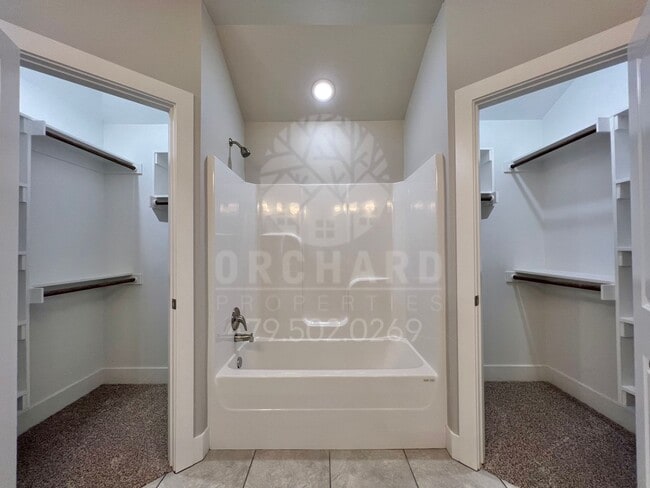 Building Photo - Siloam Springs- Single-Family Home- Popula...