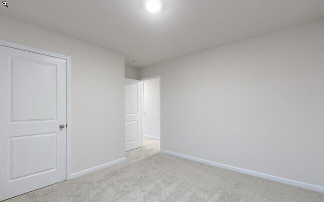 Building Photo - 155 David Hill Dr