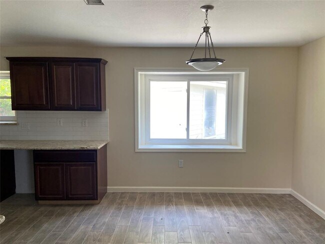 Building Photo - 3329 Longhorn Dr