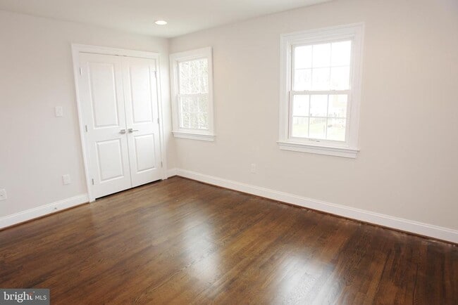 Building Photo - 12307 Chesterton Dr