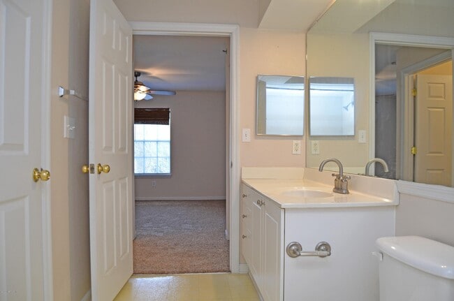 Building Photo - 31183 Paradise Commons