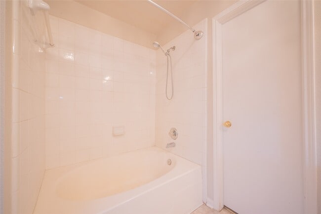 Building Photo - 9414 Lerin Ln