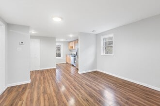 Building Photo - 72 McAdoo Ave