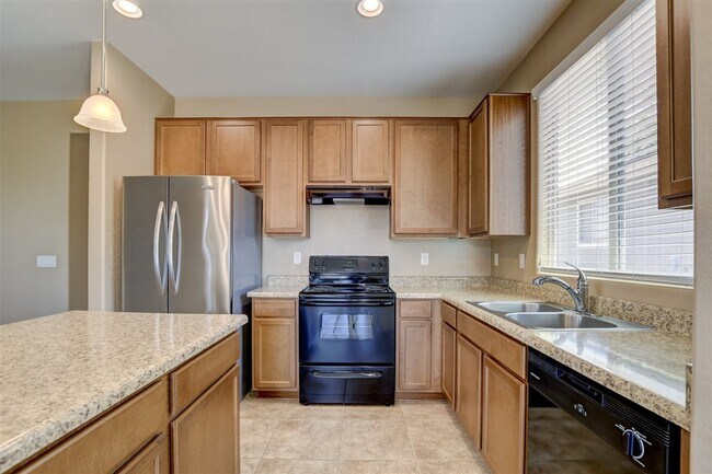 Building Photo - 3 bedrooms plus a den, 2 bath home in Brig...