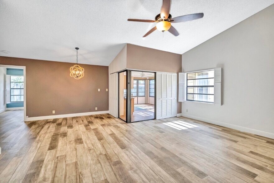 Building Photo - 2075 NW 15th Pl