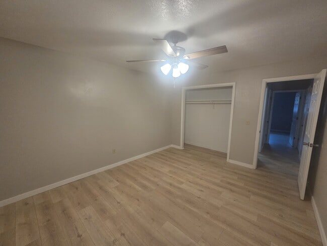 Building Photo - 2034 S Barcliff Ave