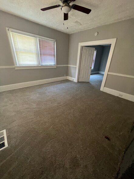 Building Photo - 3034 E Point St