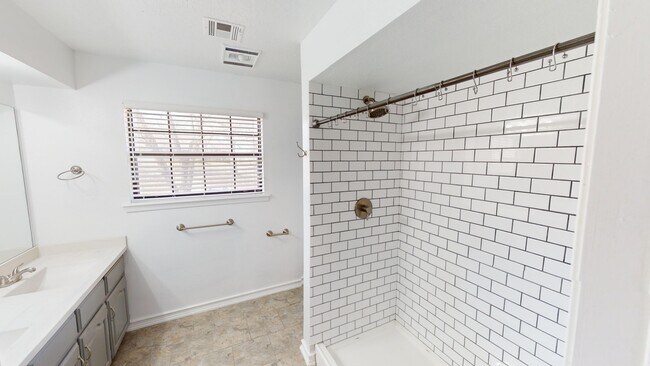 Building Photo - 3316 Eagle Ct