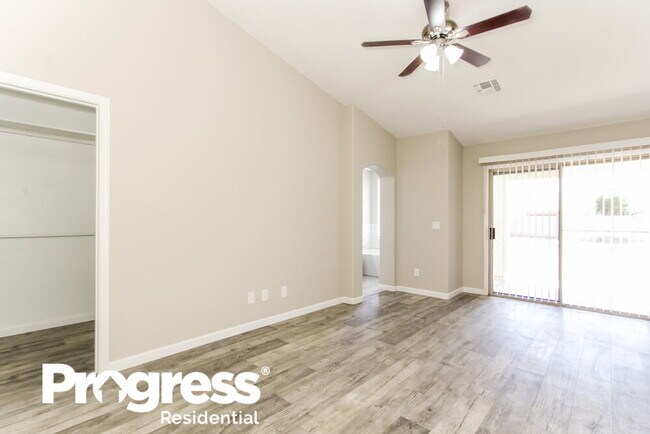 Building Photo - 6615 W Caribbean Ln