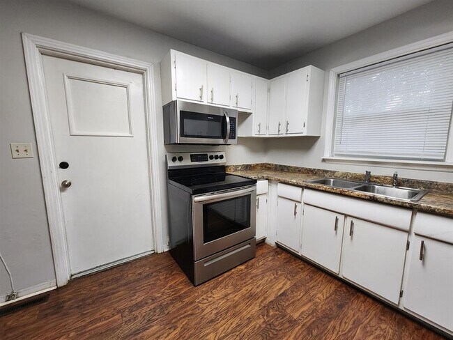 Building Photo - 1630 Atkamire Dr