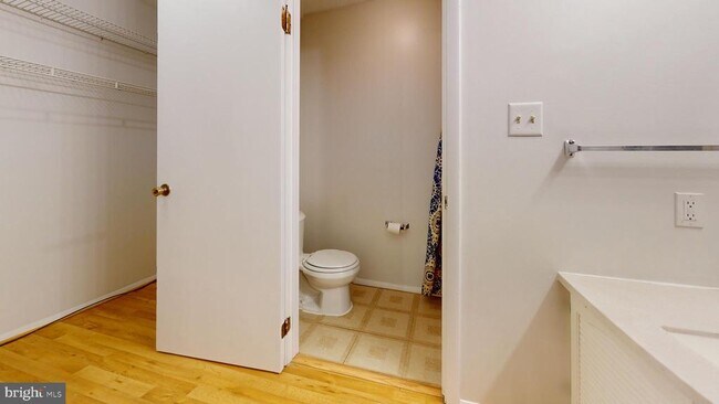 Building Photo - 7801 Fairborn Ct