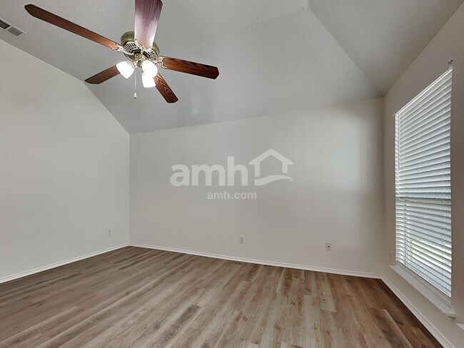 Building Photo - 217 Dartmouth Dr