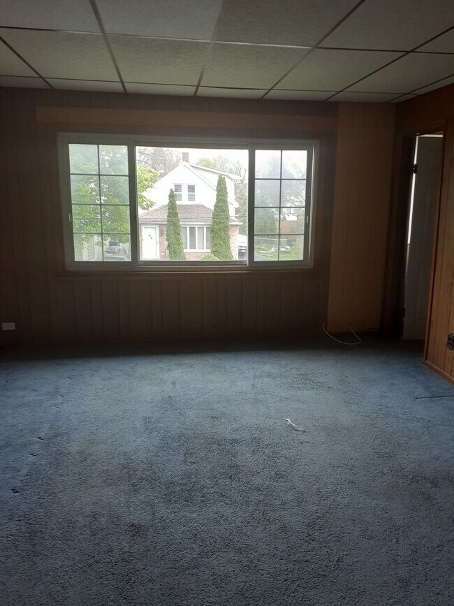 Building Photo - 44 Rich Pl