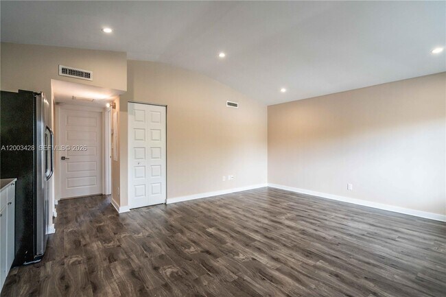 Building Photo - 2412 NE 26th St