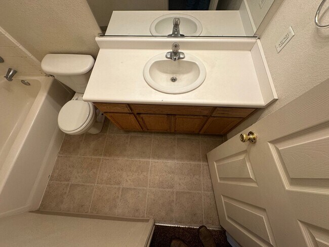 Building Photo - Four Bedroom Two Bathroom Home for Rent