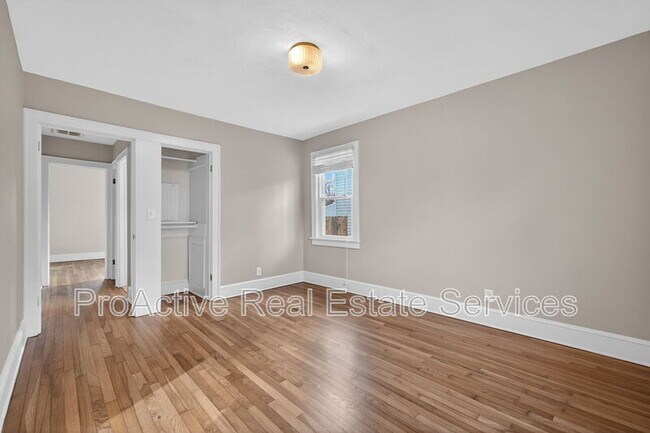 Building Photo - 1329 Cedar Ln