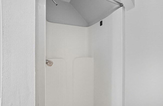 Building Photo - Emming Duplex