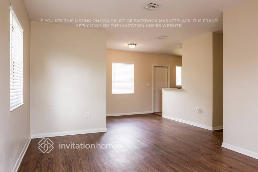 Building Photo - 335 NW 190th St